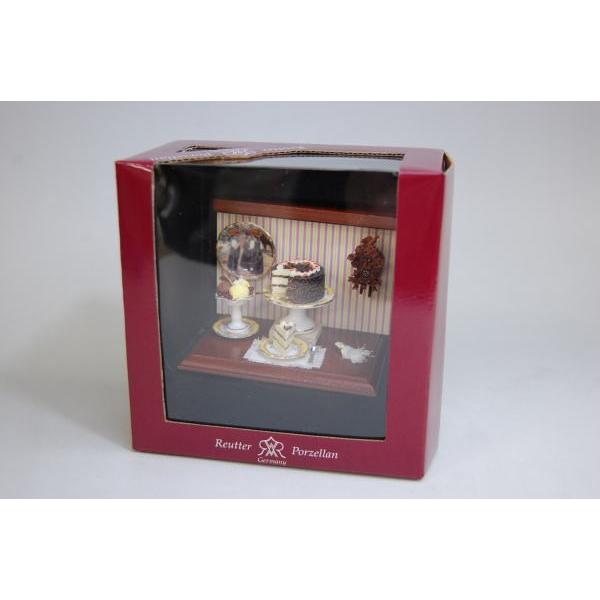Reutter ロイターポーセリン ミニチュアフード ミニディスプレイ ブラックフォレストケーキ Rp17 4 M S ネコポス不可 トイサンタ Paypayモール店 通販 Paypayモール