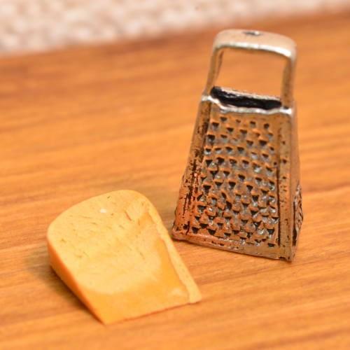 ミニチュアフード チーズ＆グレーター [CAR1196AP] [m-s][imp]【ネコポス配送対応】｜toysanta