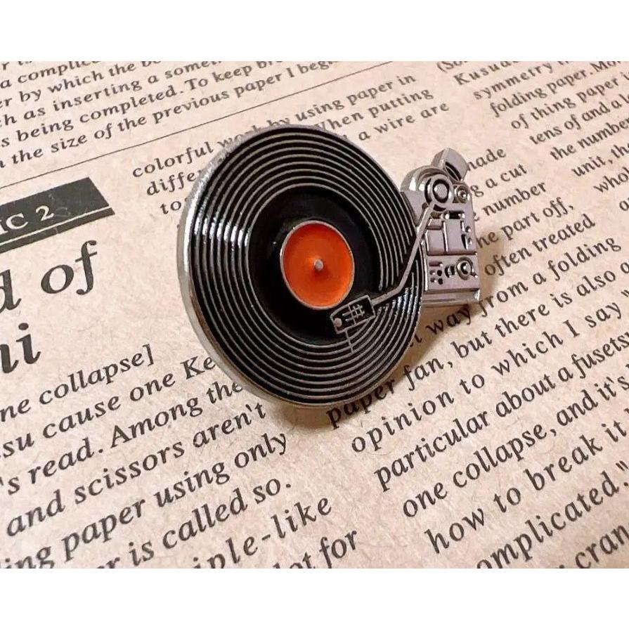 即納送料無料 レコード ファッション ブローチ モチーフ イラスト ピンブローチ メンズ レディース ラペルピン バッジ アクセサリー 送料無料 Aynaelda Com