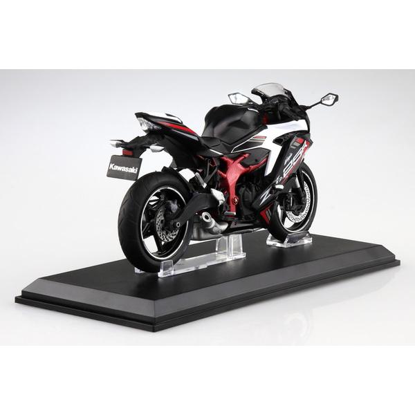 スカイネット 1/12 完成品バイク KAWASAKI Ninja ZX-25R スカイネット 1/12 完成品バイク KAWASAKI Ninja ZX-25R