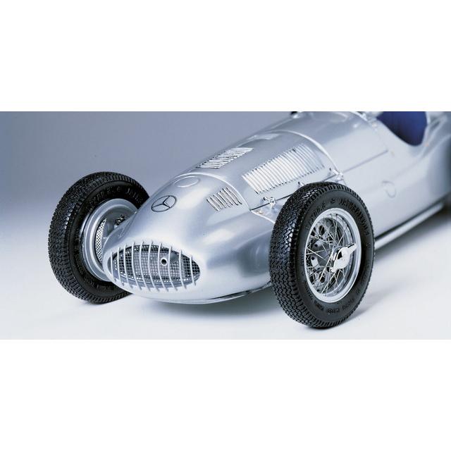CMC 1/18 メルセデス・ベンツ W165 1939 CMC 1/18 メルセデス・ベンツ W165 1939 シルバー 完成品ダイキャスト