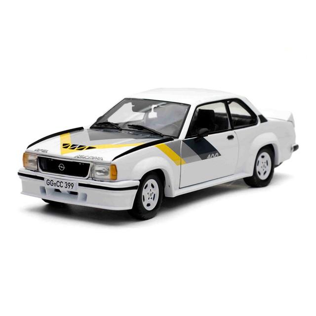 SUNSTAR 1/18 オペル アスコナ 400 ストリートカー ホワイト 完成品