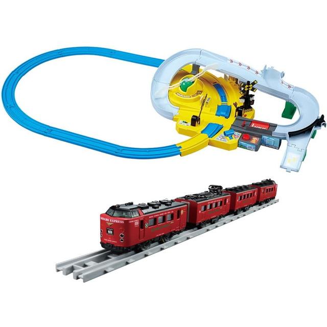 プラレール カンカン踏切 トーマス パーシー 新幹線 くるぞわたるぞ！トミカと遊ぼう！カンカン踏切セット｜徹底解剖