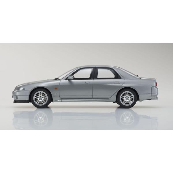 京商 1/18 スカイラインGTR(シルバー) 京商 1/18 スカイラインGTR(シルバー)