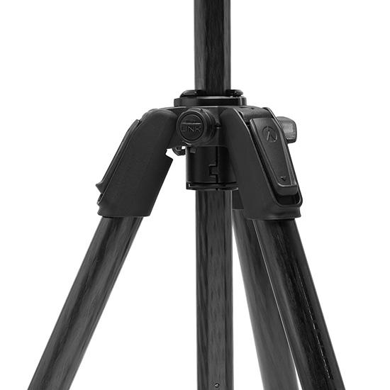 055シリーズ マンフロット（manfrotto）055プロカーボン三脚4段+Q6付き 