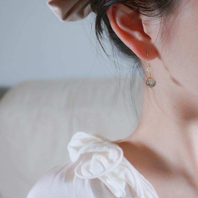 ピアス 18金 パール レデイーズ アレルギー対応 淡水パール 天然石 誕生石 グリーン ガーデン クォーツ 揺れる プレゼント 仕事 |  | 04