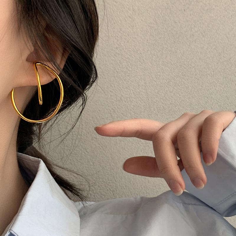 イヤーカフ レディース 18K 両耳用 2連 メタル ダブルライン ダブルツイスト 重ね付け風 カジュアル 仕事 プレゼント オフィス |  | 15