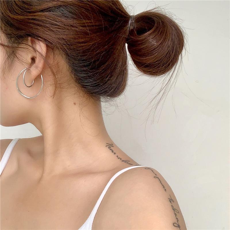 イヤーカフ レディース 18K 両耳用 2連 メタル ダブルライン ダブルツイスト 重ね付け風 カジュアル 仕事 プレゼント オフィス |  | 10