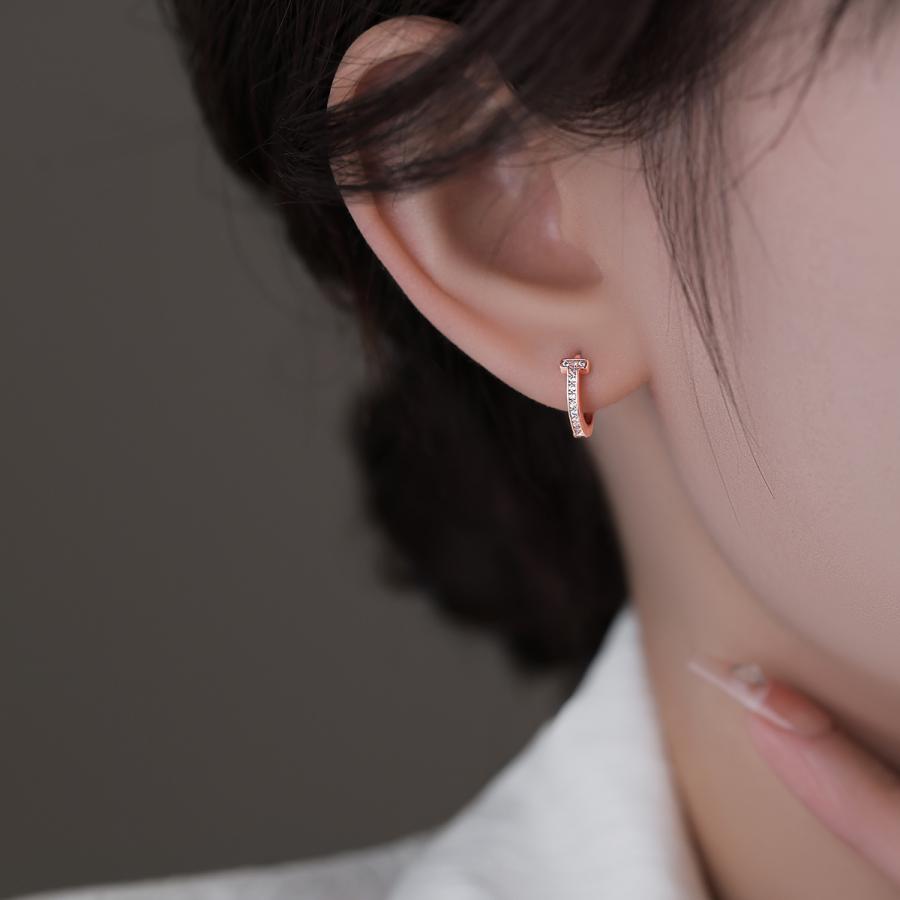 ティファニー T フープ ピアス イエローゴールド（ミディアム