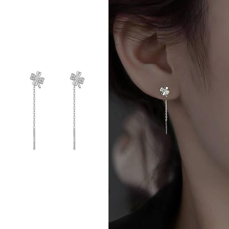 ピアス レディース 小さめ アレルギー対応 揺れる クローバー チェーン 四つ葉 アメリカンピアス 仕事 プレゼント | 