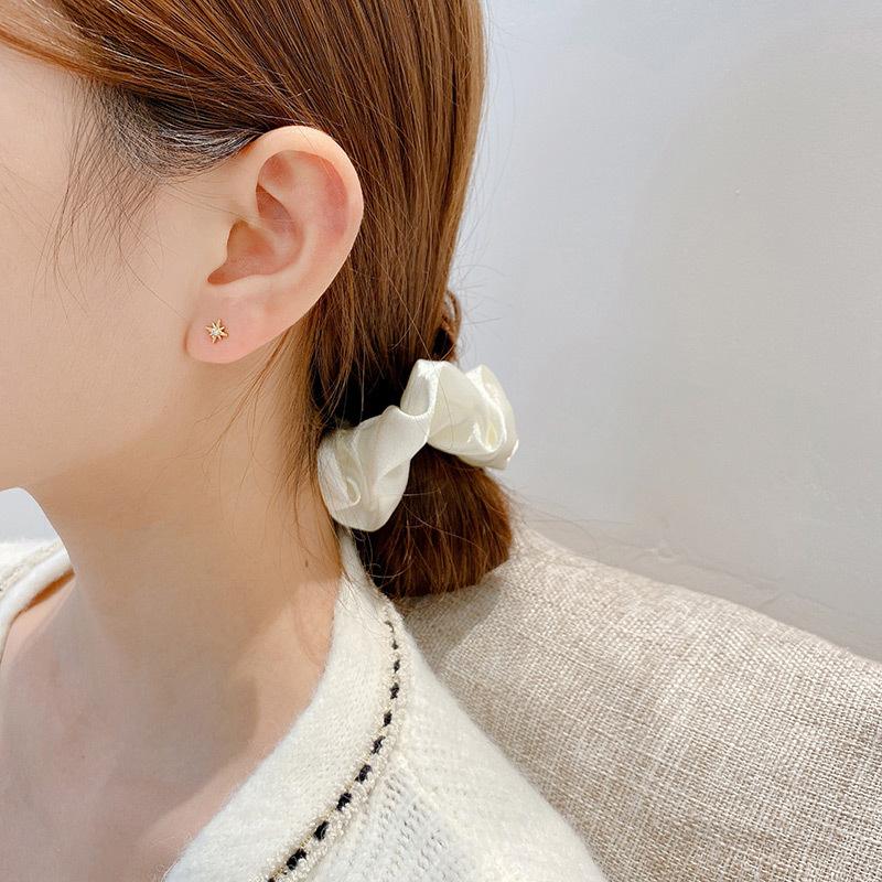 ピアス レディース 18金 金属アレルギー対応 小さめ 小ぶり ゴールド シルバー 925 太陽 仕事 プレゼント ギフト 華奢 |  | 06