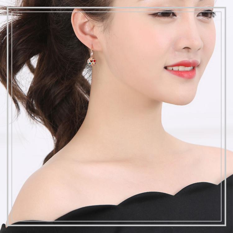 フープピアス レディース 18k 金属アレルギー対応 スワロフスキー ピンクゴールド シルバー925 彩石 ミラーボール ピアス 揺れる 仕事 オフィス プレゼント |  | 10