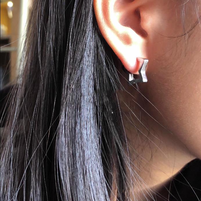 ピアス アレルギー対応 サージカルステンレス フープピアス 星 スター 片耳 レディース メンズ シルバー ゴールド ブラック 仕事 プレゼント |  | 10