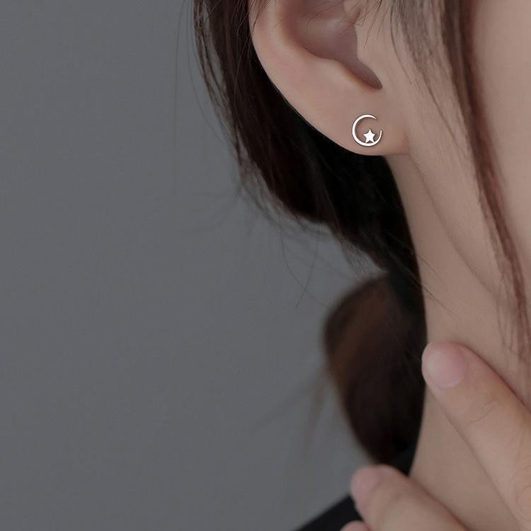 ピアス レディース 小さめ シルバー925 金属アレルギー対応 星 月 ムーン スター 透かし 仕事 オフィス プレゼント |  | 01