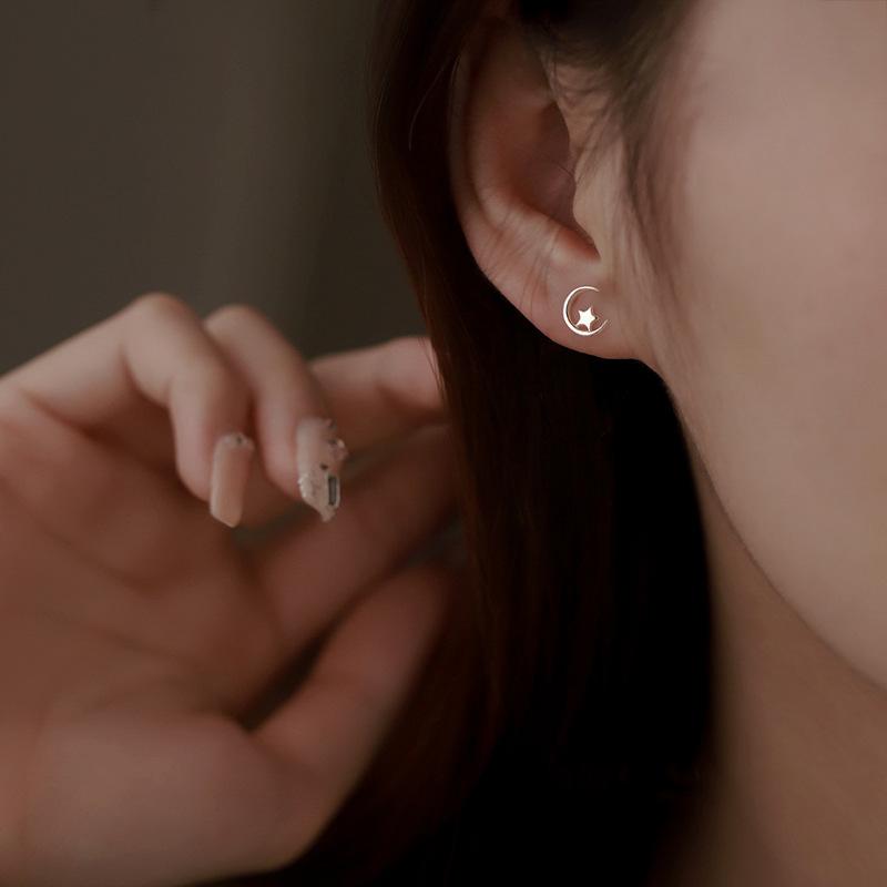 ピアス レディース 小さめ シルバー925 金属アレルギー対応 星 月 ムーン スター 透かし 仕事 オフィス プレゼント |  | 05