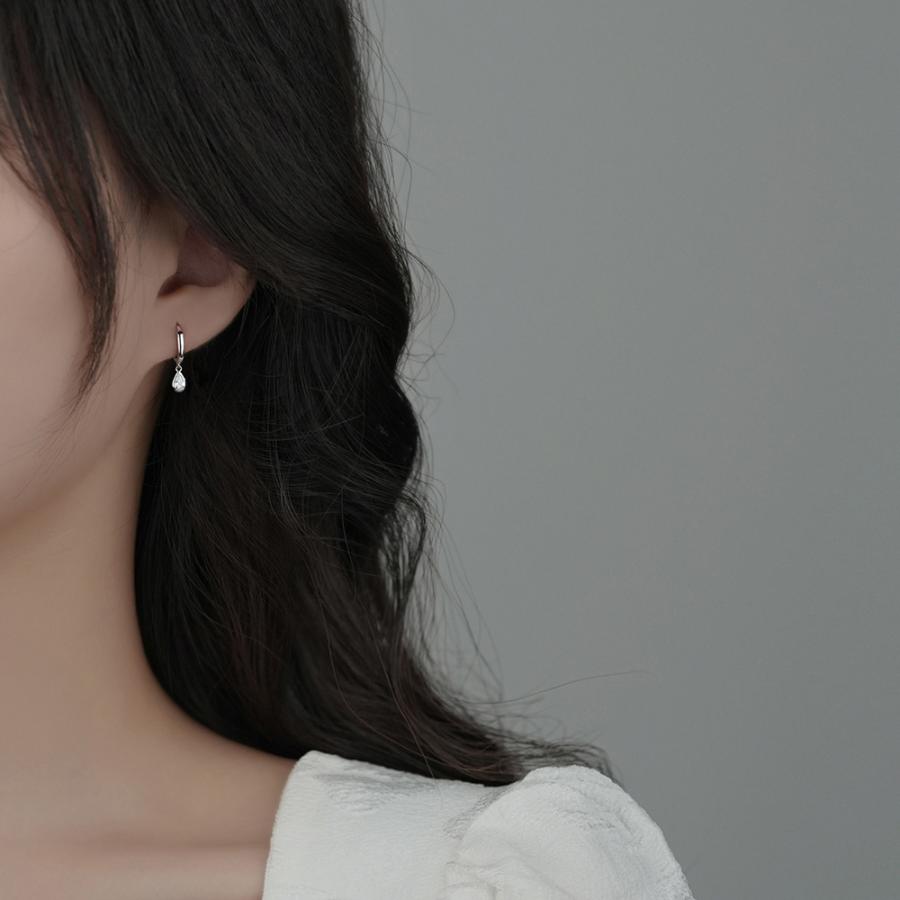 ピアス 18k 小さめ アレルギー対応 レディース フープ 18金 雫 ディア ドロップ 揺れる キャッチレス 仕事 プレゼント |  | 04