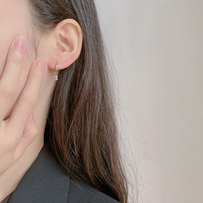 ピアス 18k 小さめ アレルギー対応 レディース フープ 18金 雫 ディア ドロップ 揺れる キャッチレス 仕事 プレゼント |  | 06