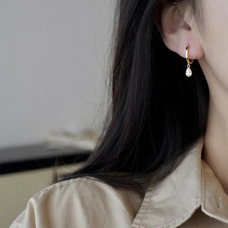 ピアス 18k 小さめ アレルギー対応 レディース フープ 18金 雫 ディア ドロップ 揺れる キャッチレス 仕事 プレゼント |  | 07