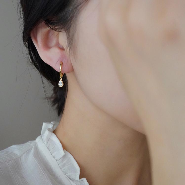 ピアス 18k 小さめ アレルギー対応 レディース フープ 18金 雫 ディア ドロップ 揺れる キャッチレス 仕事 プレゼント |  | 10