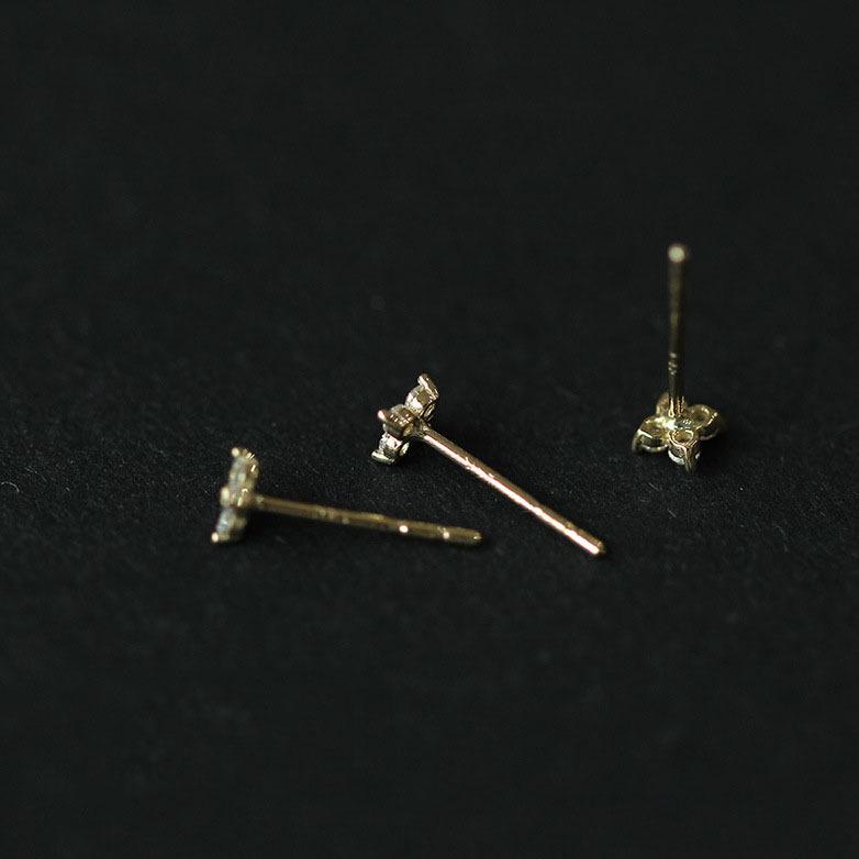 SWAROVSKI ピアス レディース 18K 金属アレルギー対応 小さめ