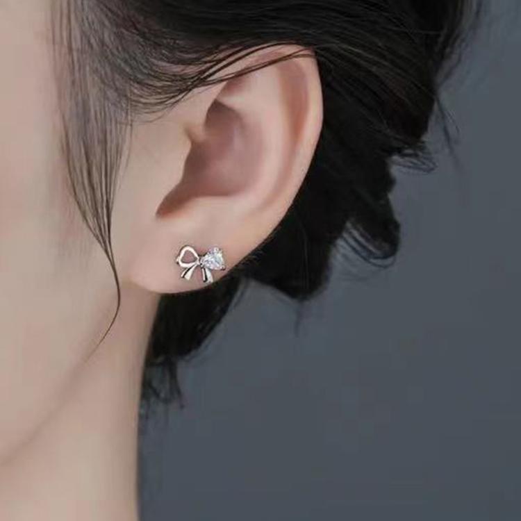 ピアス アレルギー対応 レディース 小さめ シルバー925 リボン 透かし セカンドピアス ファーストピアス プレゼント 仕事 |  | 01