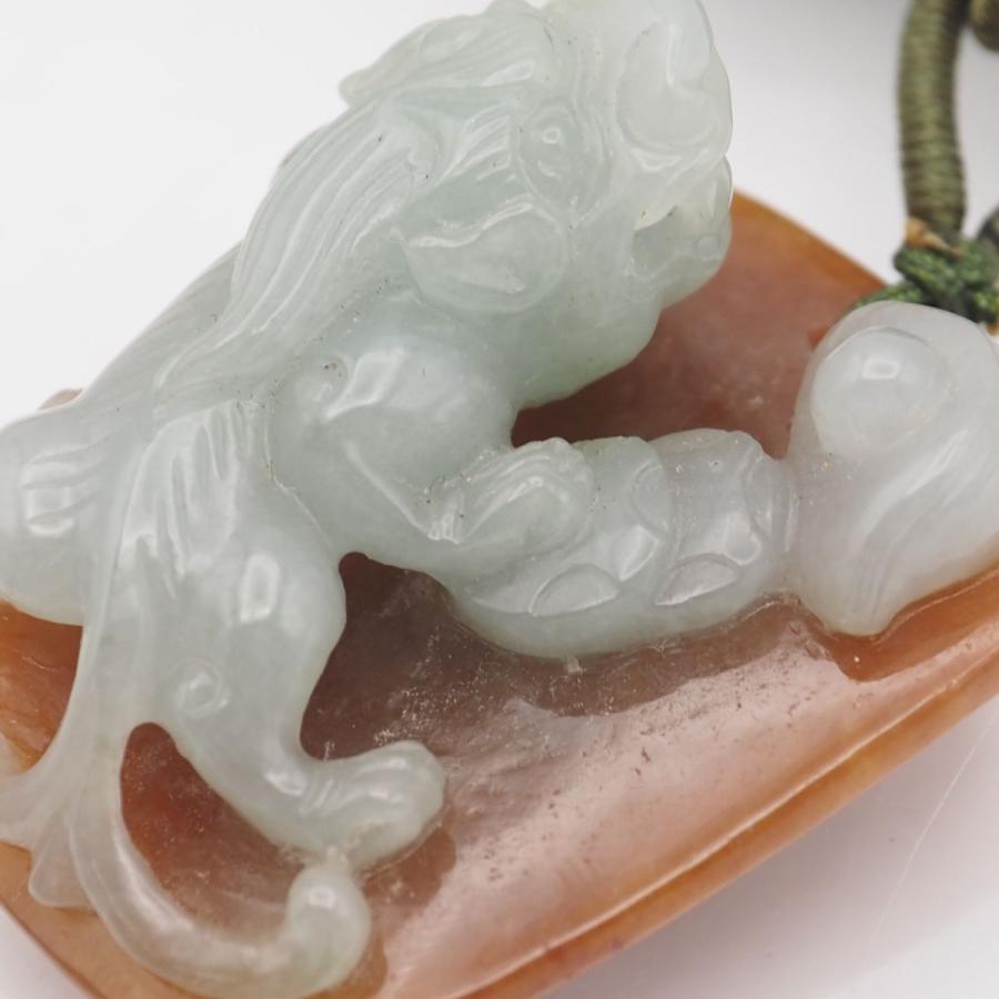翡翠 獅子彫刻 ネックレス R211 翡翠? ヒスイ? ネックレス 獅子彫刻 紐 デザイン アンティーク