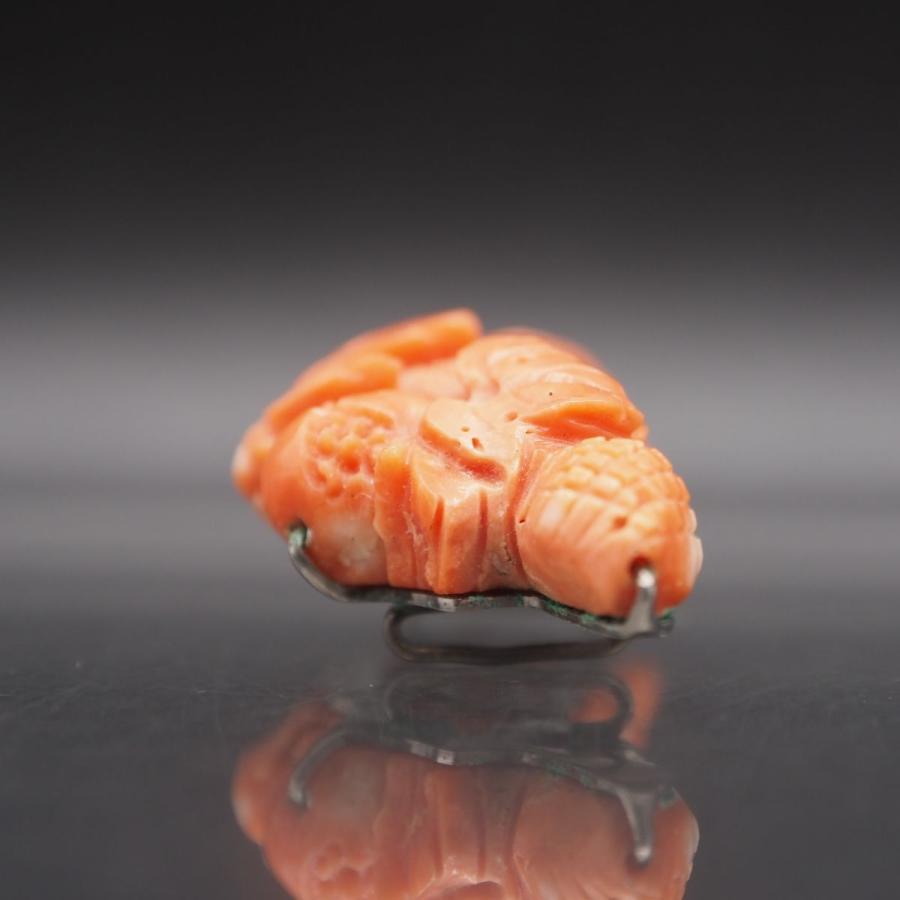 S246 珊瑚 サンゴ 帯留め リーフ 葉彫刻 デザイン 和装小物 3月誕生石
