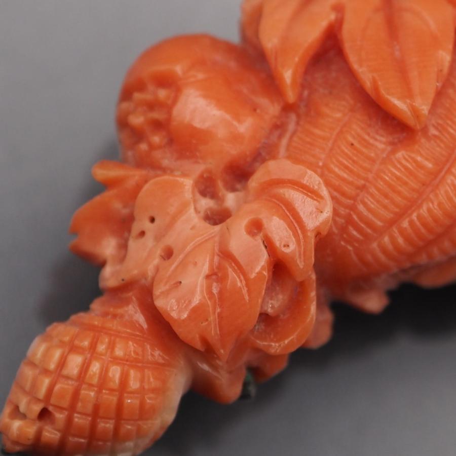 S246 珊瑚 サンゴ 帯留め リーフ 葉彫刻 デザイン 和装小物 3月誕生石
