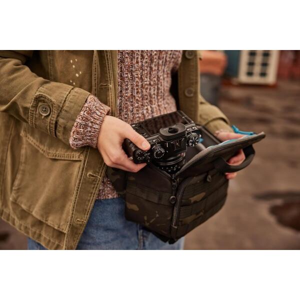 (TENBA) TENBA カメラバッグ Axis v2 スリングバッグ V637-761 マルチカムブラック | TENBA | 06