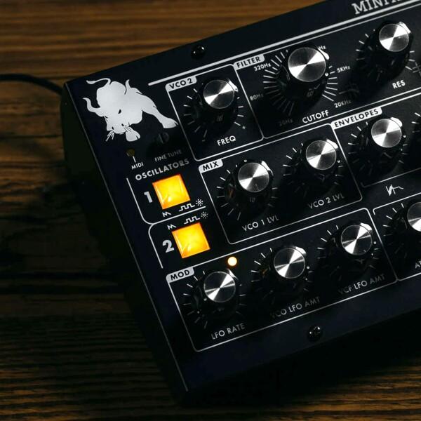 Moog MINITAUR アナログベースシンセサイザー シンセベース moog MINITAUR アナログ モノフォニックシンセサイザー ベース