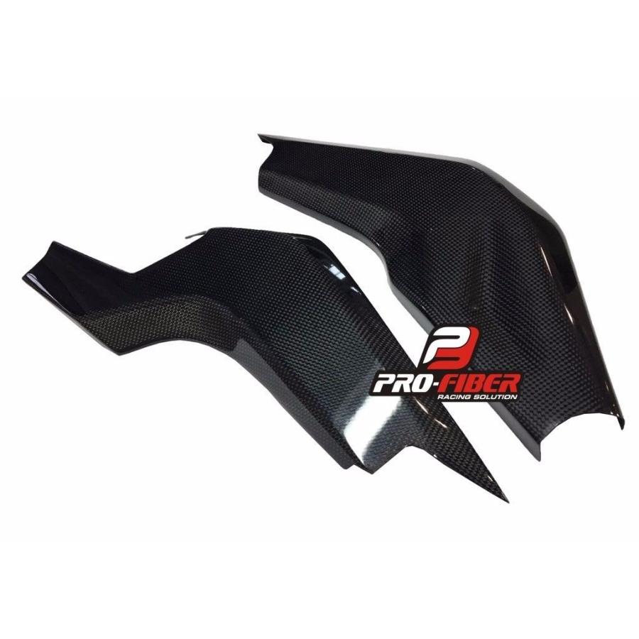 aprilia RSV1000R 04-08年 カーボンスイングアームカバー 左右セットの画像