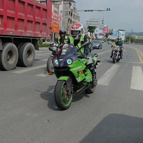 Kawasaki ZZR600 00-08年 カスタムヘッドライトキット : 輸入