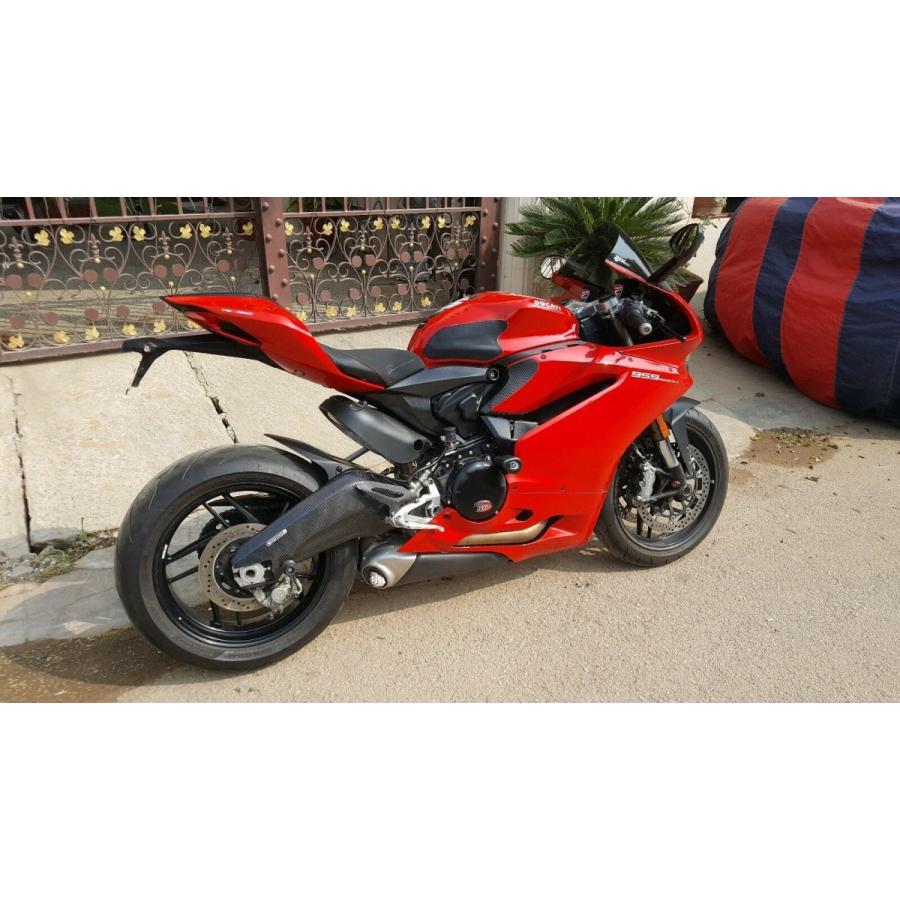DUCATI 899/959 Panigale カーボンスイングアームカバー : 輸入パーツ