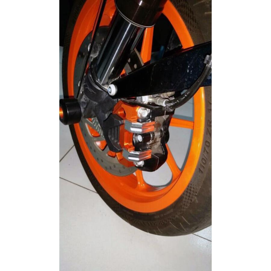 KTM RC125/RC200/RC250/RC390 フロントブレーキキャリパープロテクター