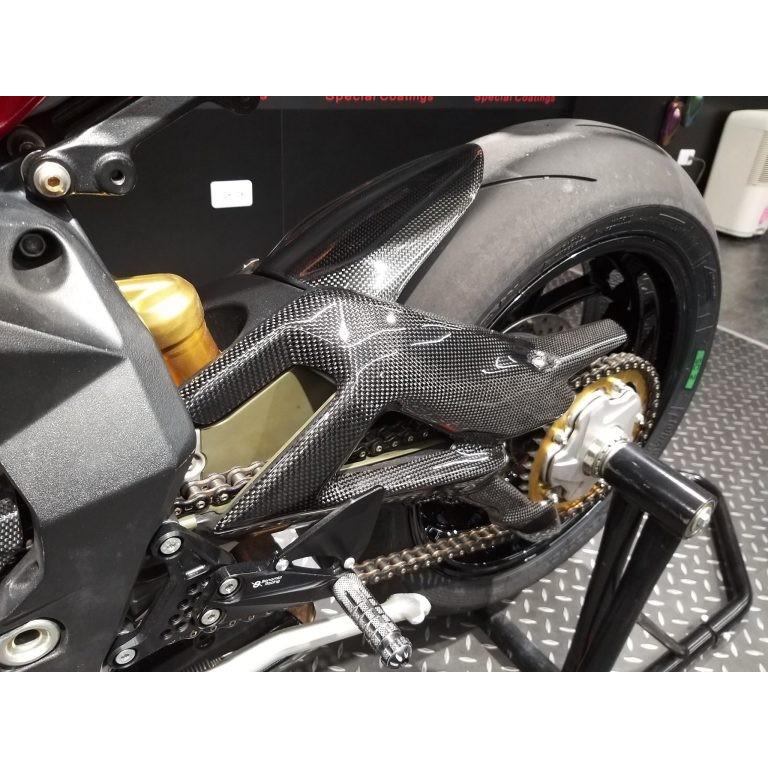 MV AGUSTA  RIVALE 800 14-19年 カーボンスイングアームカバー_6
