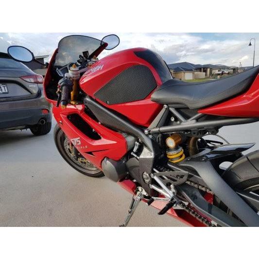LighTeckカーボンフレームカバー トライアンフ デイトナ675 06-12 TRIUMPH DAYTONA 675R 06-12年 カーボンフレームカバー 左右