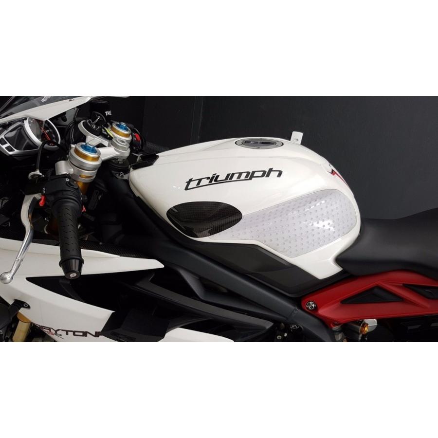 TRIUMPH DAYTONA 675 13-17年 カーボンタンクスライダー TRIUMPH DAYTONA 675 13-17年 カーボンタンクスライダー