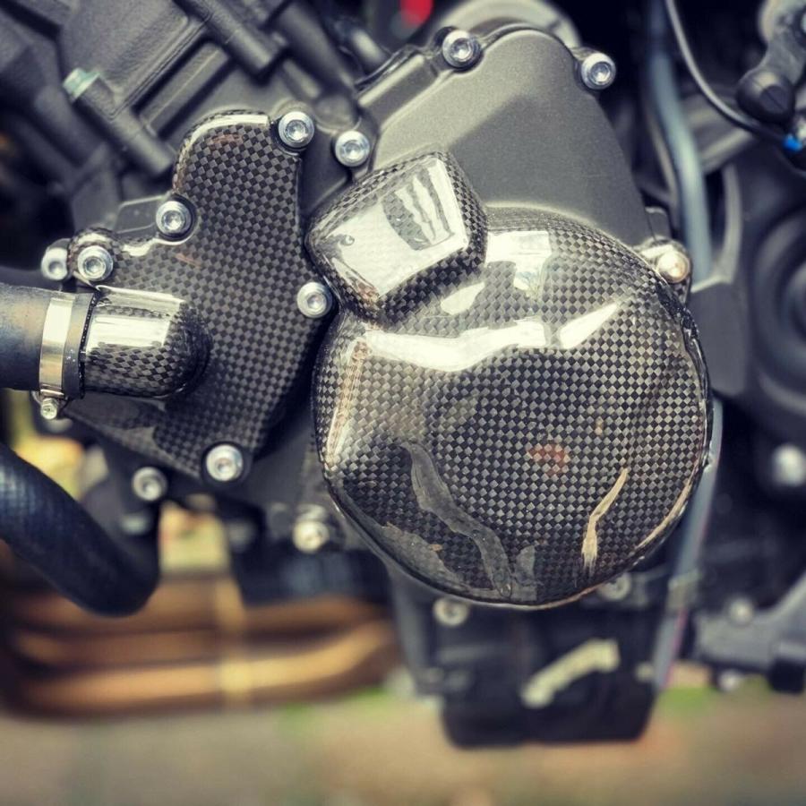 YAMAHA MT-09 15-18年 カーボンエンジンカバーガード : 輸入パーツ専門