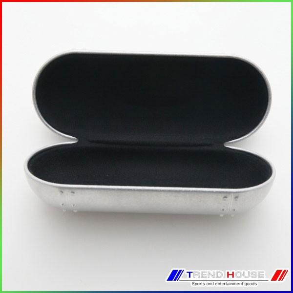 OAKLEY（オークリー） サングラスケース Metal Vault Sunglass Case 07