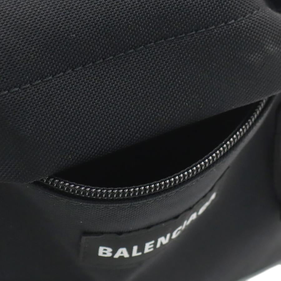 BALENCIAGA バレンシアガ メンズショルダーバッグ 845593 2AB9Q / EXPLORER CROD POUCH ブラック 2026春夏新作の画像