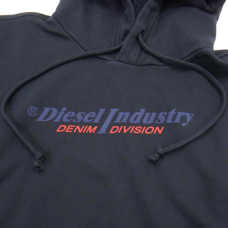 お洒落なカラーブロックデザイン【DIESEL】フーディー DIESEL（ディーゼル）の「ユニセックス Dロゴ カラーブロック