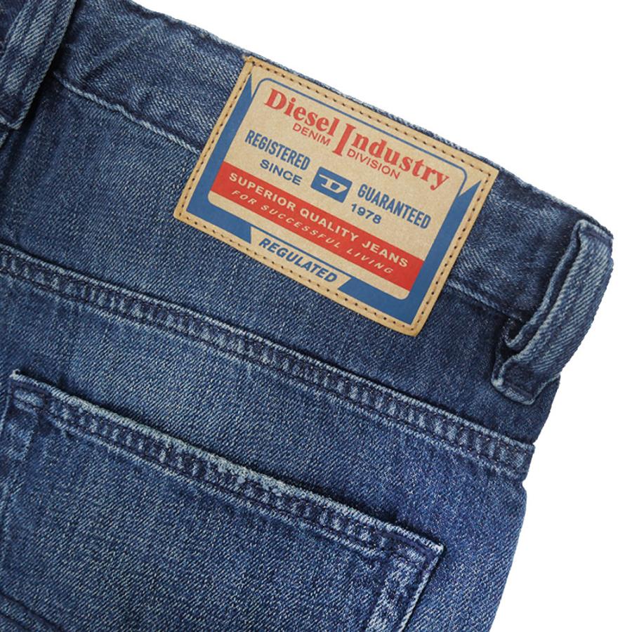 DIESEL ディーゼル メンズジーンズ A11598-0BEBJ / 2001 D-MACRO L.32 ブルー 2026春夏新作の画像