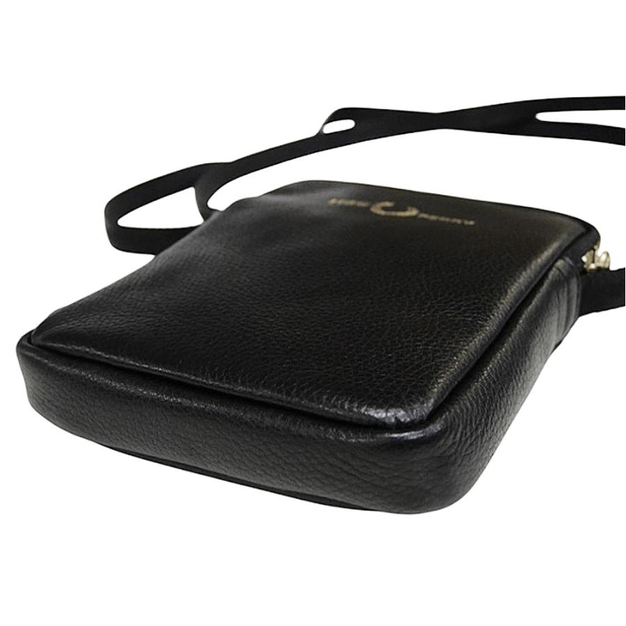 FRED PERRY（フレッドペリー） メンズショルダーバッグ L8289