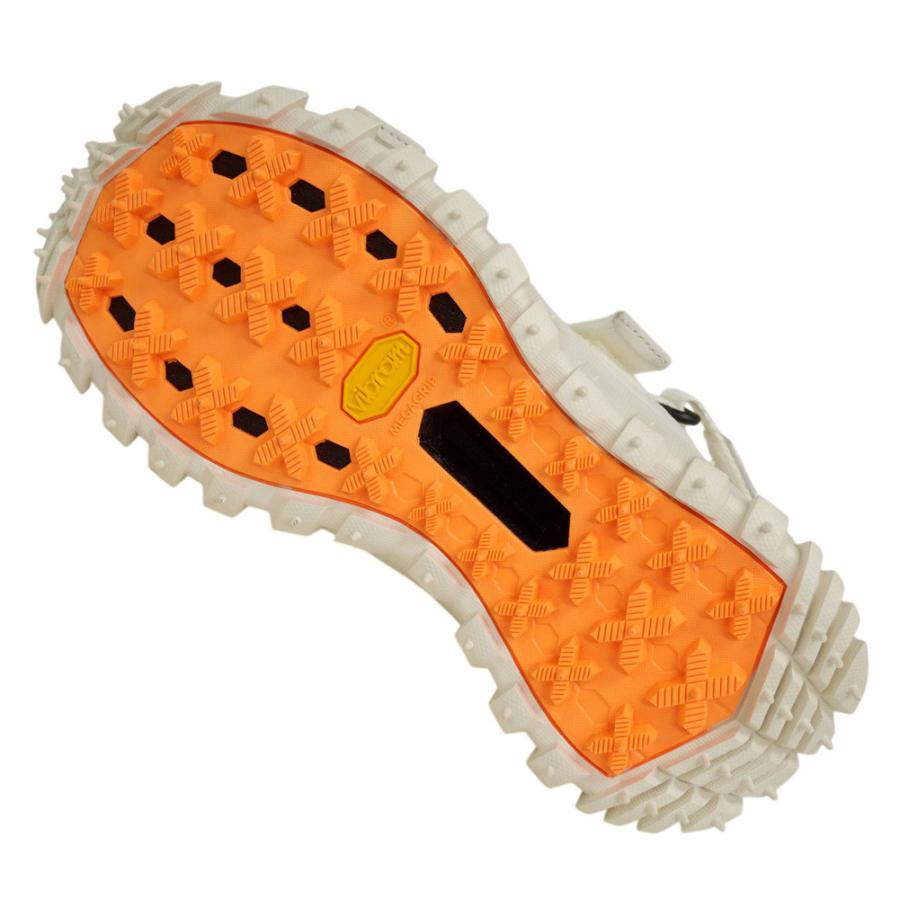 セールSS MONCLER モンクレール サンダル レディース ストラップサンダル 4L00070 M3808 / TRAILGRIP VELA ホワイト MONCLER（モンクレール） レディースストラップサンダル 4L00070 M3808