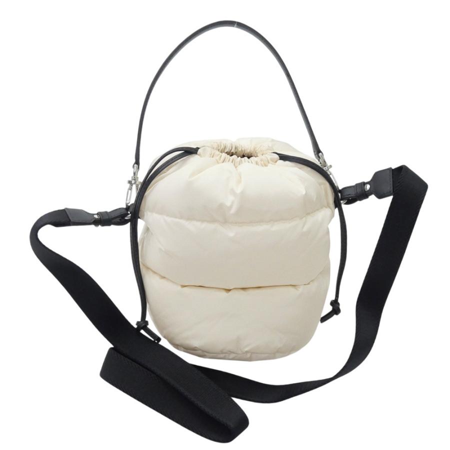 MONCLER モンクレール レディースショルダーバッグ 5I00002 M6275 / CARADOC BUCKET ホワイト 2026春夏新作の画像