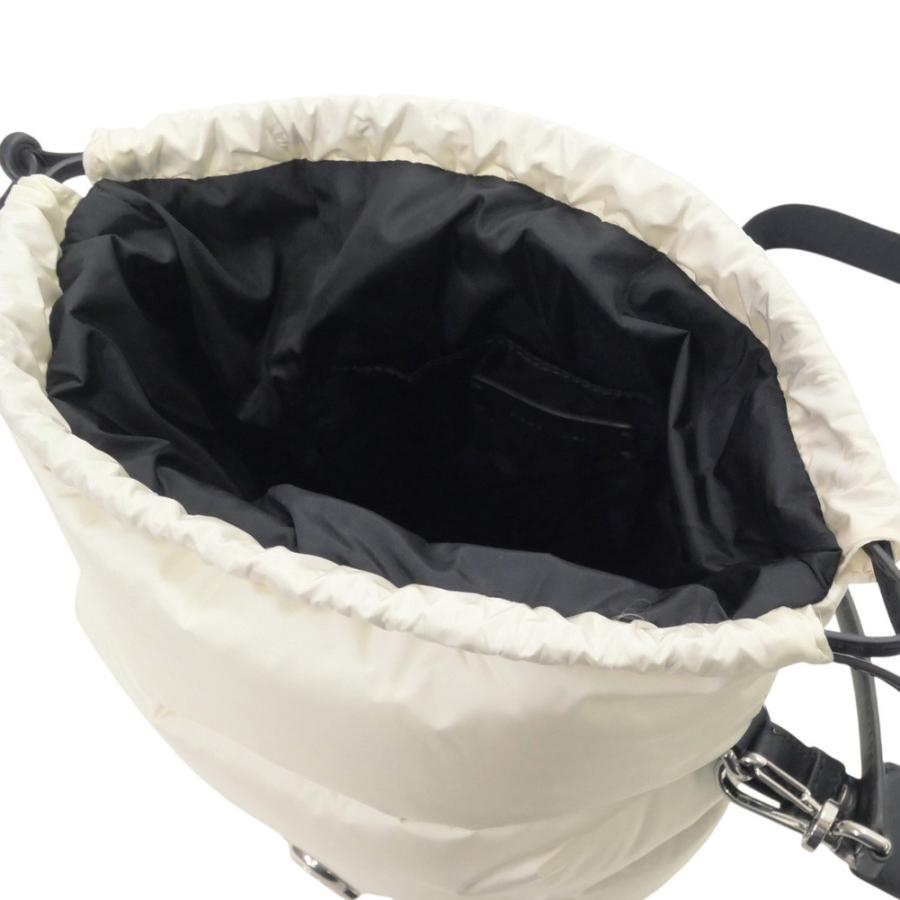MONCLER モンクレール レディースショルダーバッグ 5I00002 M6275 / CARADOC BUCKET ホワイト 2026春夏新作の画像