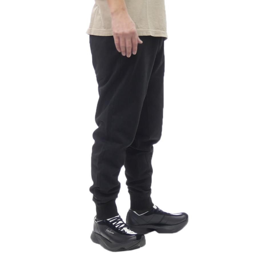 STONE  ブラックスウェットパンツ STONE ISLAND（ストーン アイランド） メンズスウェットパンツ 6200010