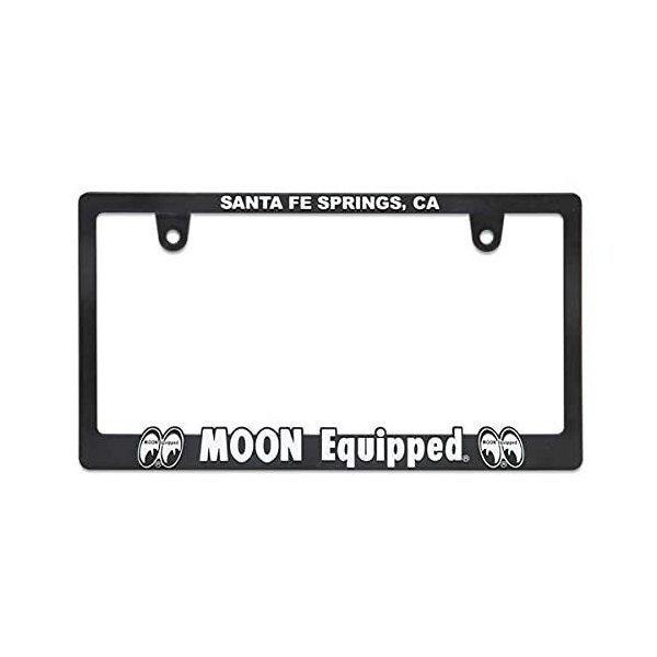 新基準対応 ムーンアイズ 3D ムーンイクイップド ロゴ ライセンスフレーム MG062BKMO-WHITE MOONEquipped 2枚セット 送料無料 | MOONEYES | 01