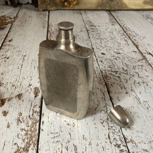 【骨董品】携帯用酒器 美味しさを 研ぎ澄ます、超ジュラルミン製の酒器。HAKUSAKU 薄削