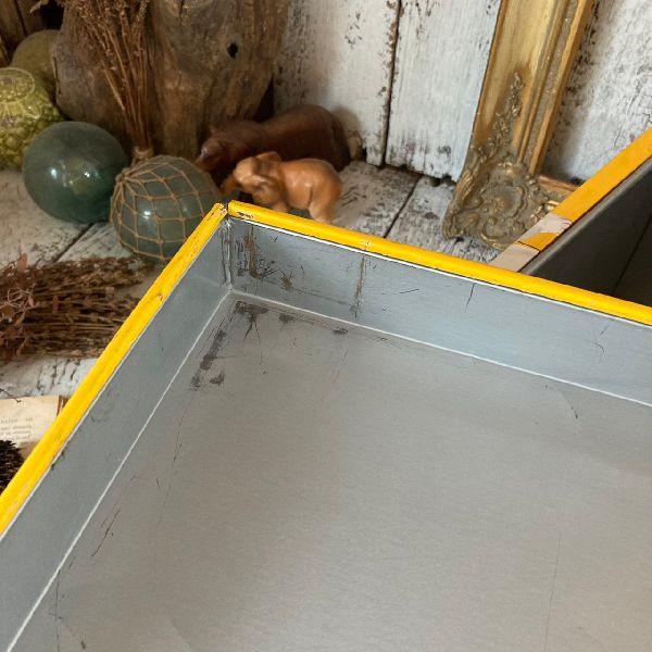 VINTAGE ≫ヴィンテージ*レトロポップ うさぎ ブリキ 衣装ケース VINTAGE ≫ヴィンテージ*レトロポップ うさぎ ブリキ 衣装ケース